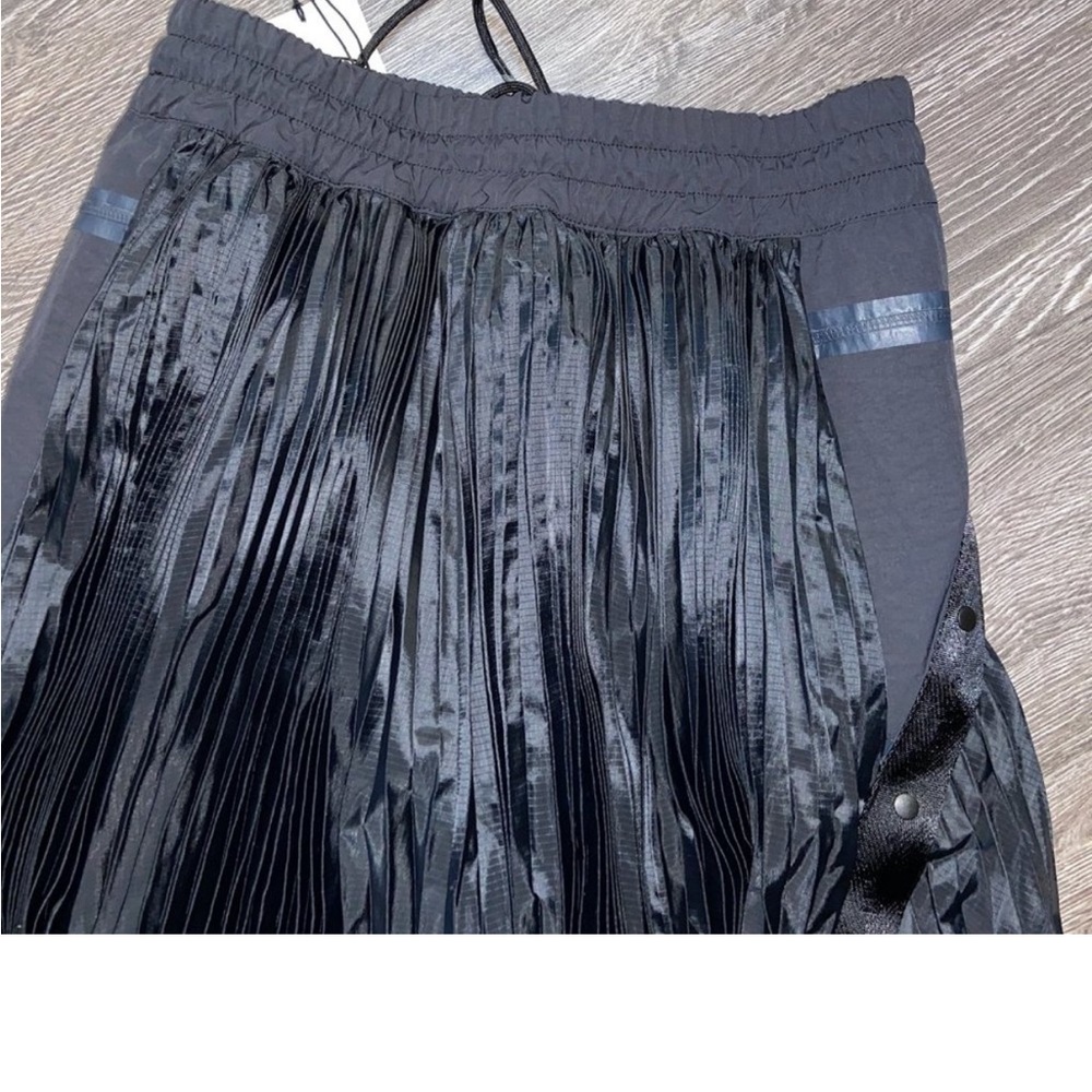 Nike X Sacai Black Pleated Midi Skirt Size Small - Picture 4 of 7